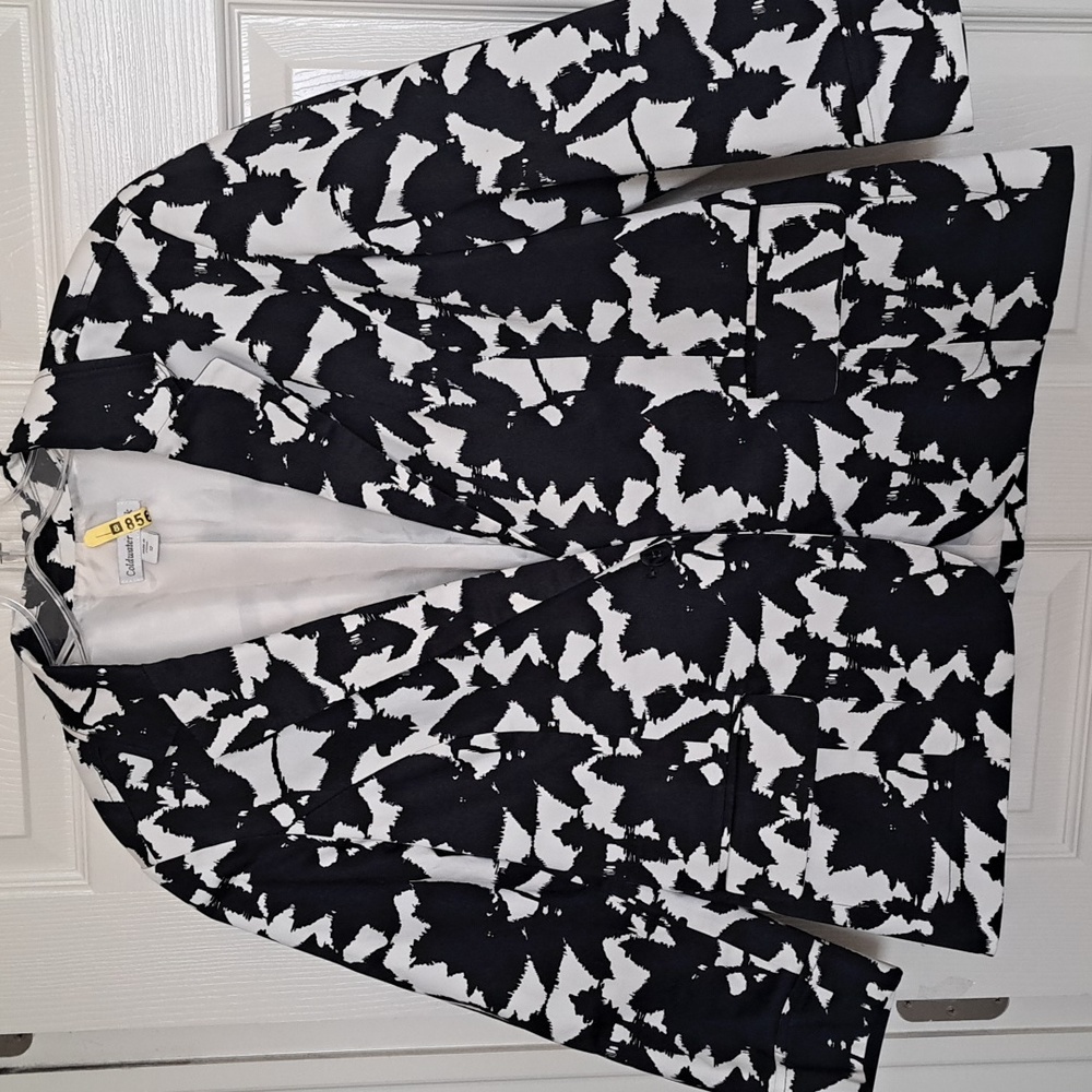 Cute Black/White Blazer
